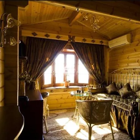 Vigla Ias 2 Konukevi Paradisos