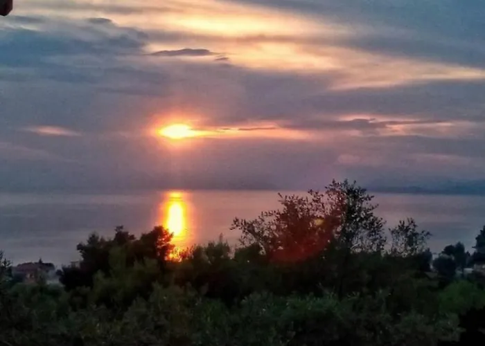 Vigla Ias 2 Pensión Paradisos